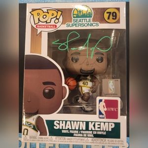Shawn Kemp signed Seattle Supersonics Basketball Funko Pop #79.